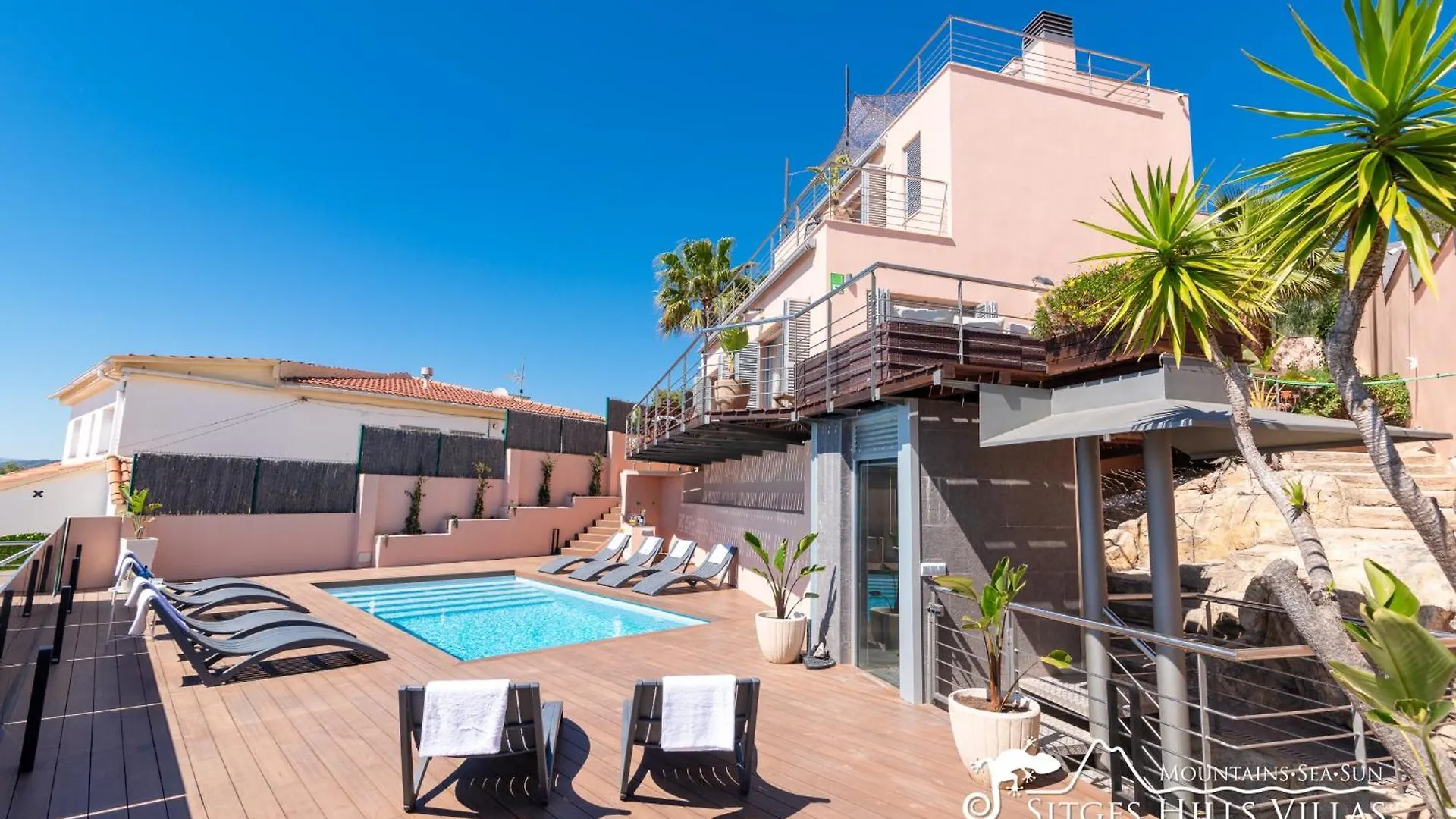 Stylish Villa Havana With Sea Views, Private Pool & A/C Sitges