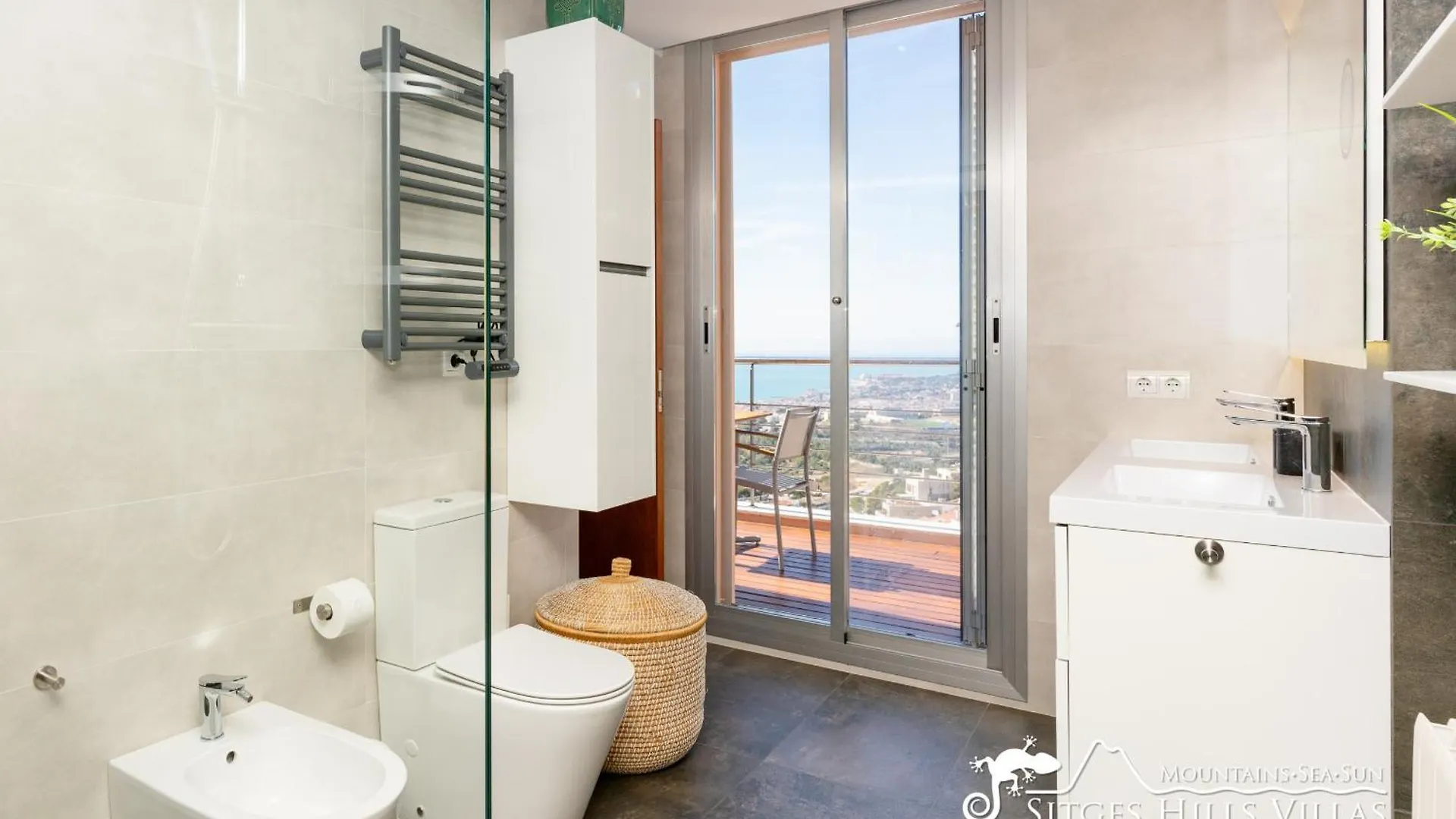 Stylish Villa Havana With Sea Views, Private Pool & A/C Sitges