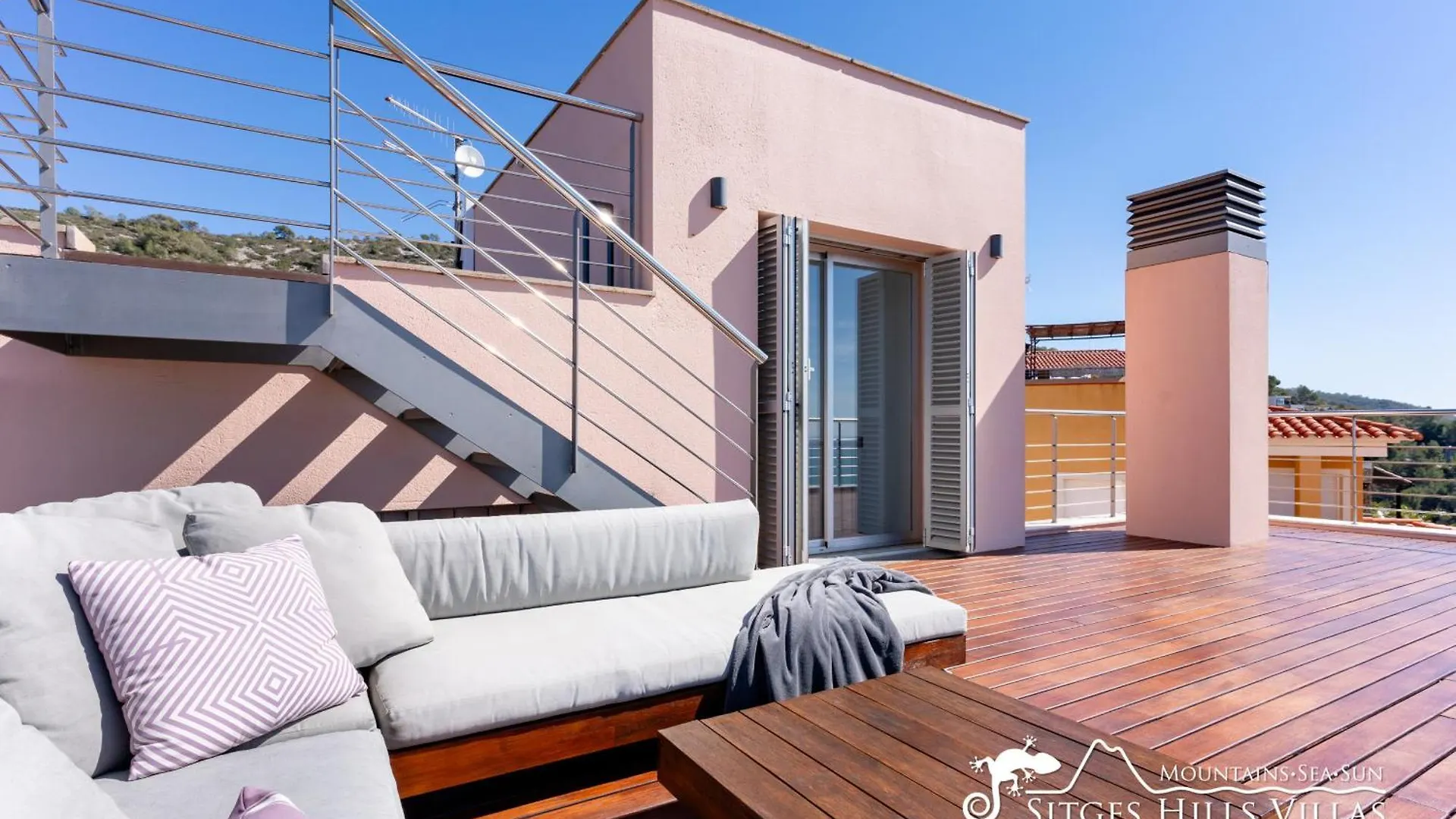 Stylish Villa Havana With Sea Views, Private Pool & A/C Sitges