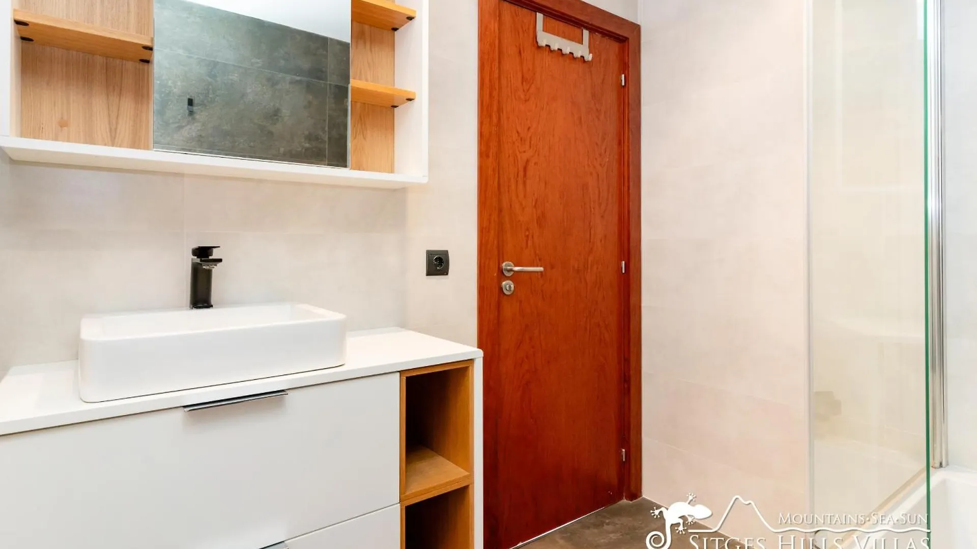 Stylish Villa Havana With Sea Views, Private Pool & A/C Sitges