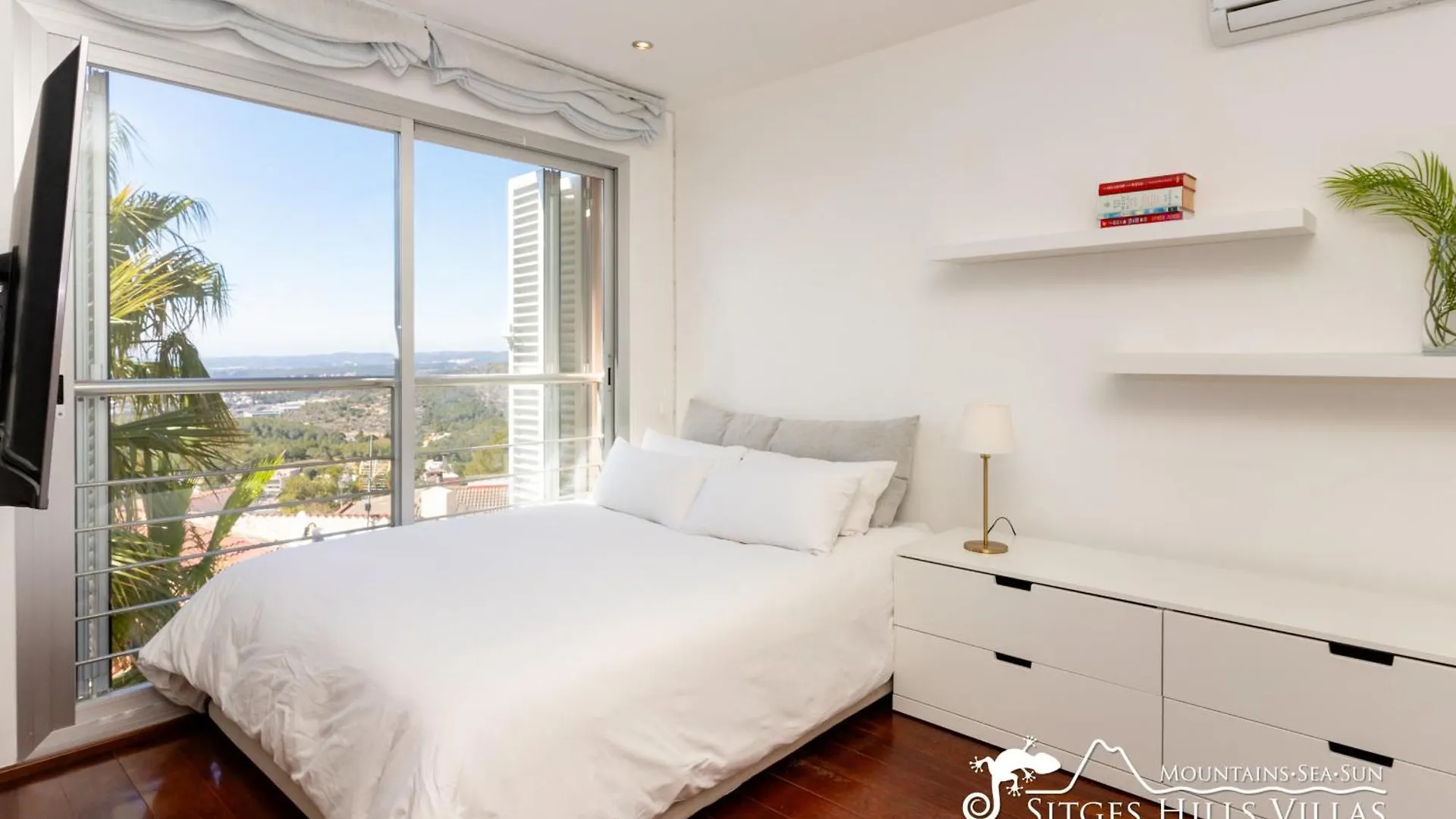 Stylish Villa Havana With Sea Views, Private Pool & A/C Sitges