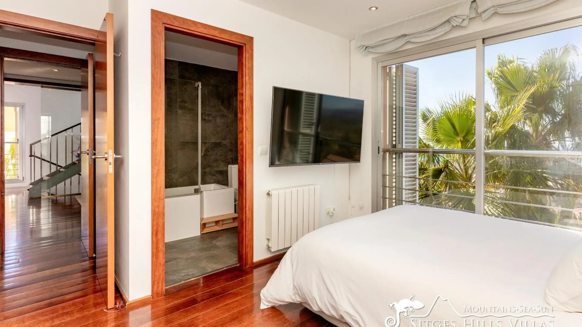 Stylish Villa Havana With Sea Views, Private Pool & A/C Sitges