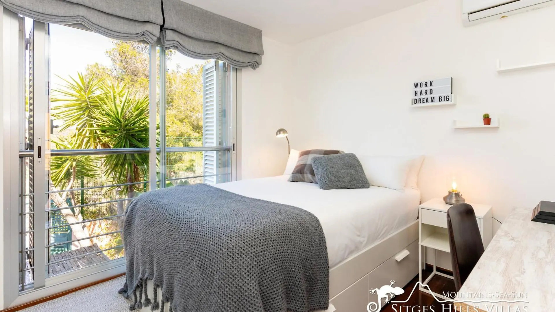 Stylish Villa Havana With Sea Views, Private Pool & A/C Sitges 0*,  Spain