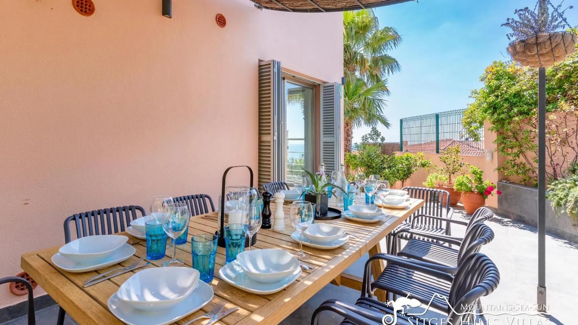 Stylish Villa Havana With Sea Views, Private Pool & A/C Sitges